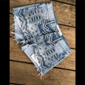 Hollister festival short